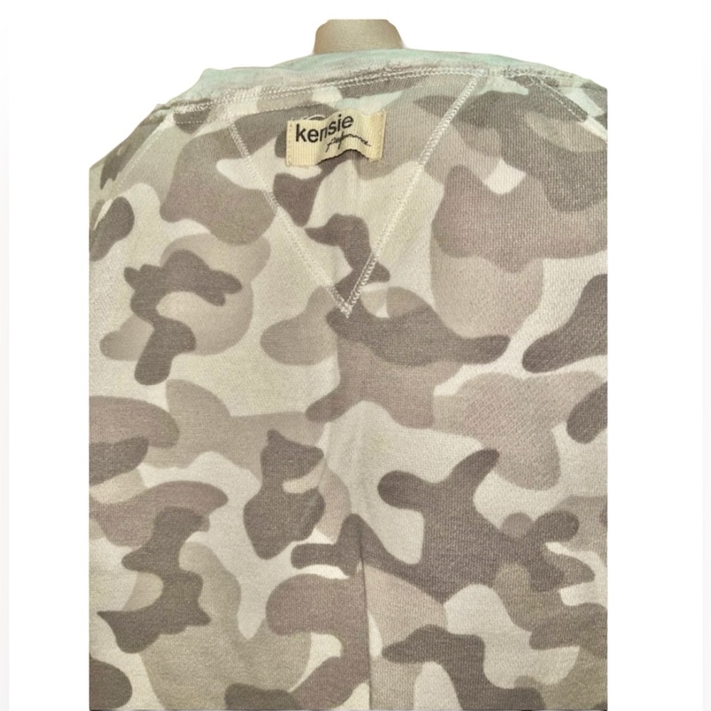 KENSIE PERFORMANCE SWEATSHIRT CAMO-PRINT PULLOVER WOMEN BACK ZIPPER SIZE MEDIUM - Picture 9 of 16